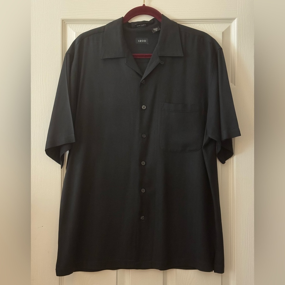 Izod Short-Sleeve, Button-Down Silk Camp Shirt in Black - Picture 2 of 6